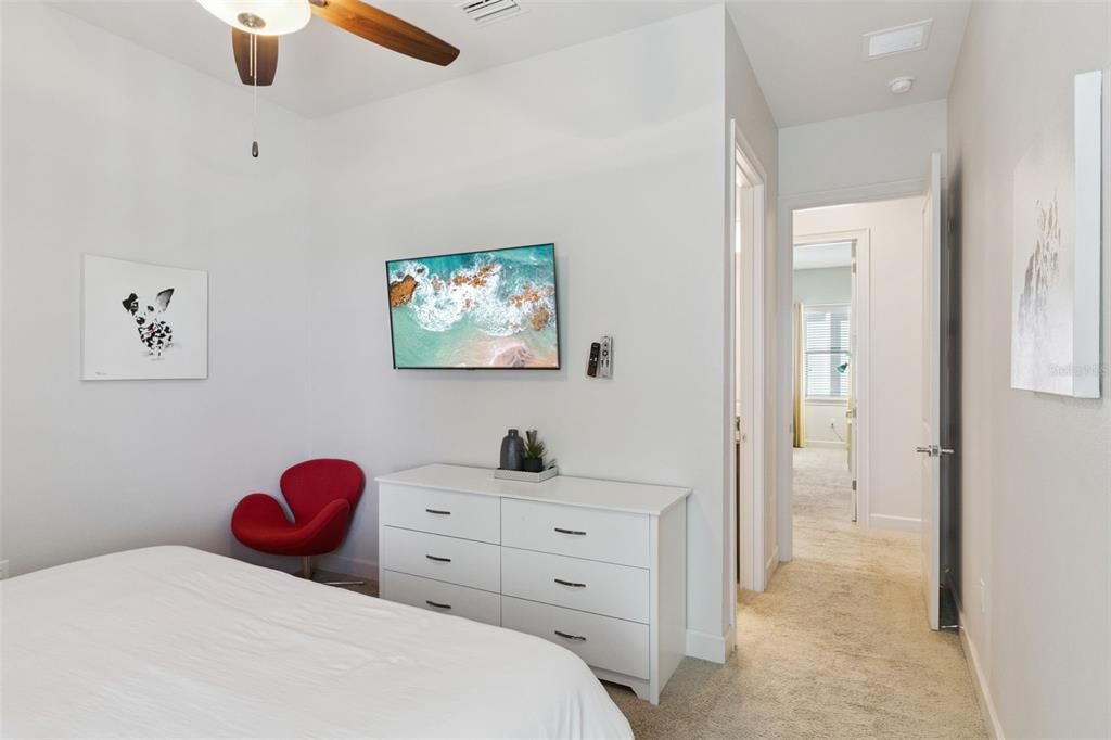 待售: $1,200,000 (7 贝兹, 7 浴室, 3938 平方英尺)