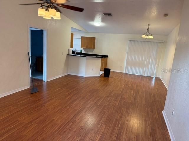 В аренду: $2,300 (4 спален, 3 ванн, 1500 Квадратных фут)