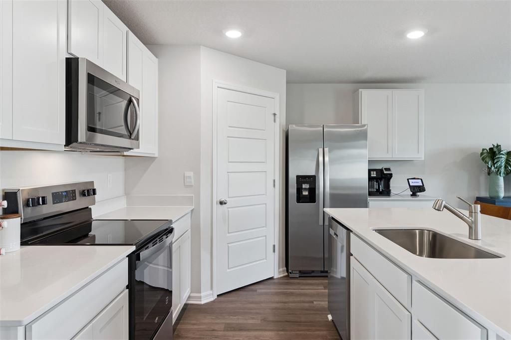 For Sale: $282,990 (3 beds, 2 baths, 1328 Square Feet)