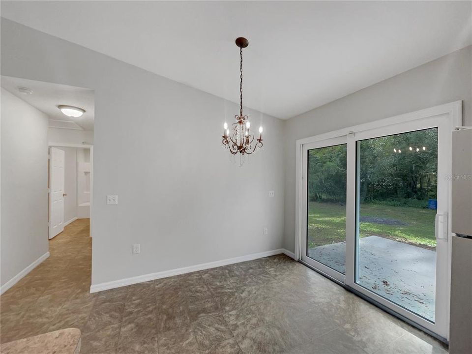 For Sale: $255,000 (3 beds, 2 baths, 1129 Square Feet)