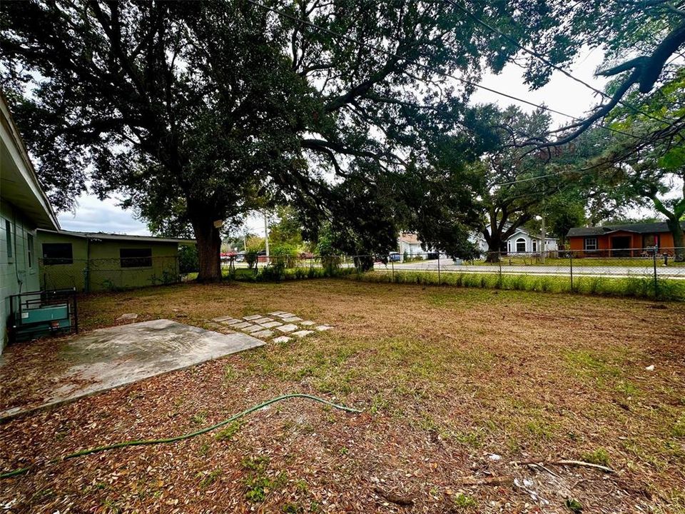 For Rent: $1,600 (2 beds, 1 baths, 836 Square Feet)