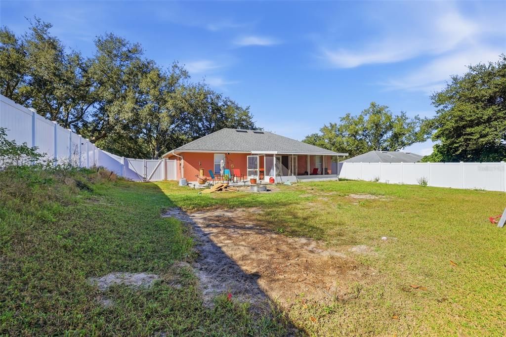 For Sale: $329,900 (3 beds, 2 baths, 1289 Square Feet)