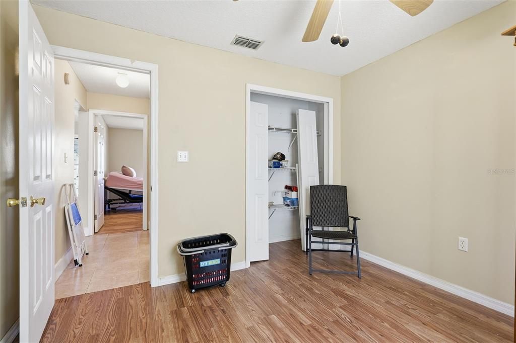 For Sale: $329,900 (3 beds, 2 baths, 1289 Square Feet)