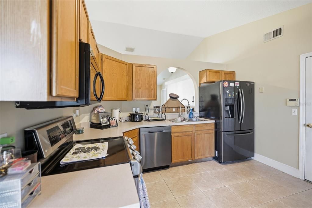 For Sale: $329,900 (3 beds, 2 baths, 1289 Square Feet)
