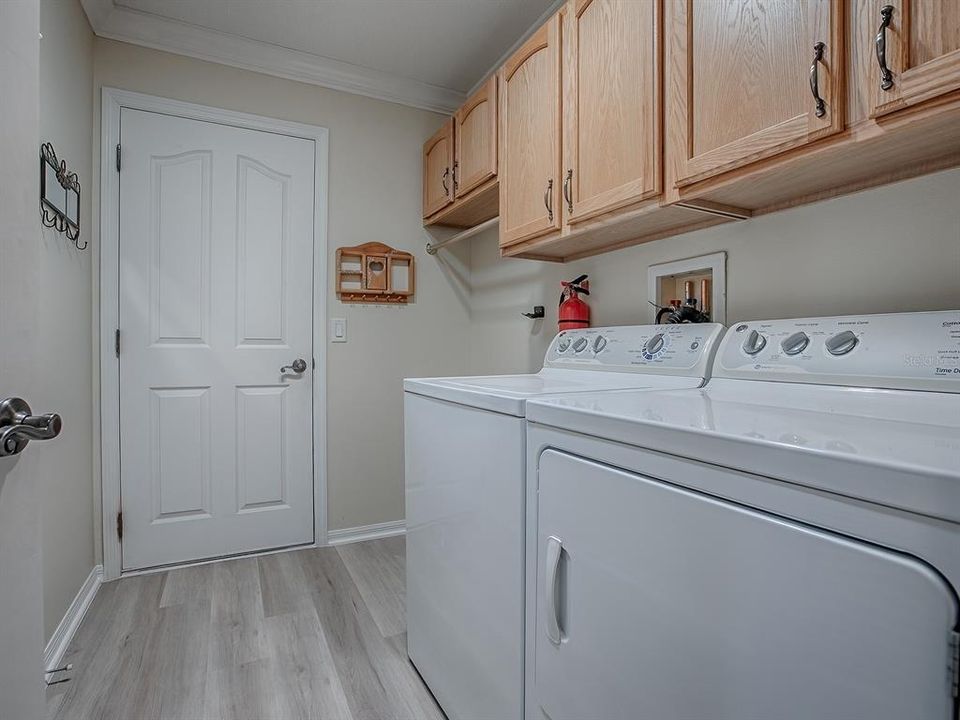 En Venta: $575,000 (3 camas, 2 baños, 2520 Pies cuadrados)