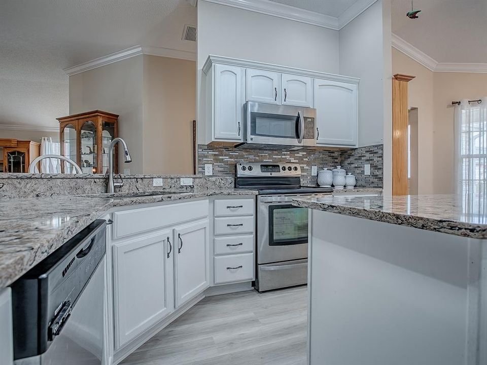 En Venta: $575,000 (3 camas, 2 baños, 2520 Pies cuadrados)