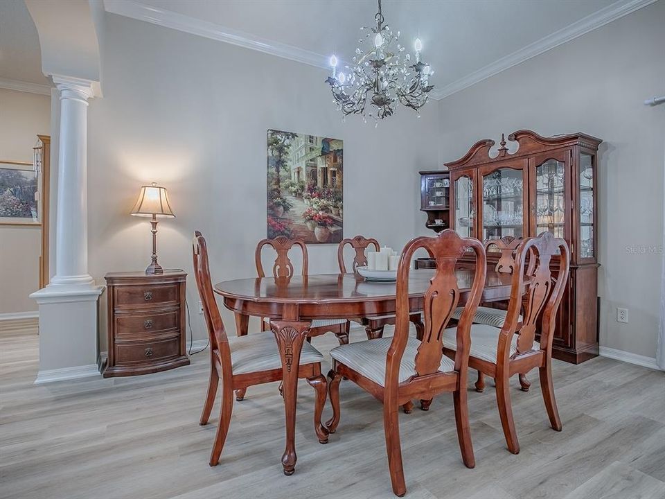 En Venta: $575,000 (3 camas, 2 baños, 2520 Pies cuadrados)