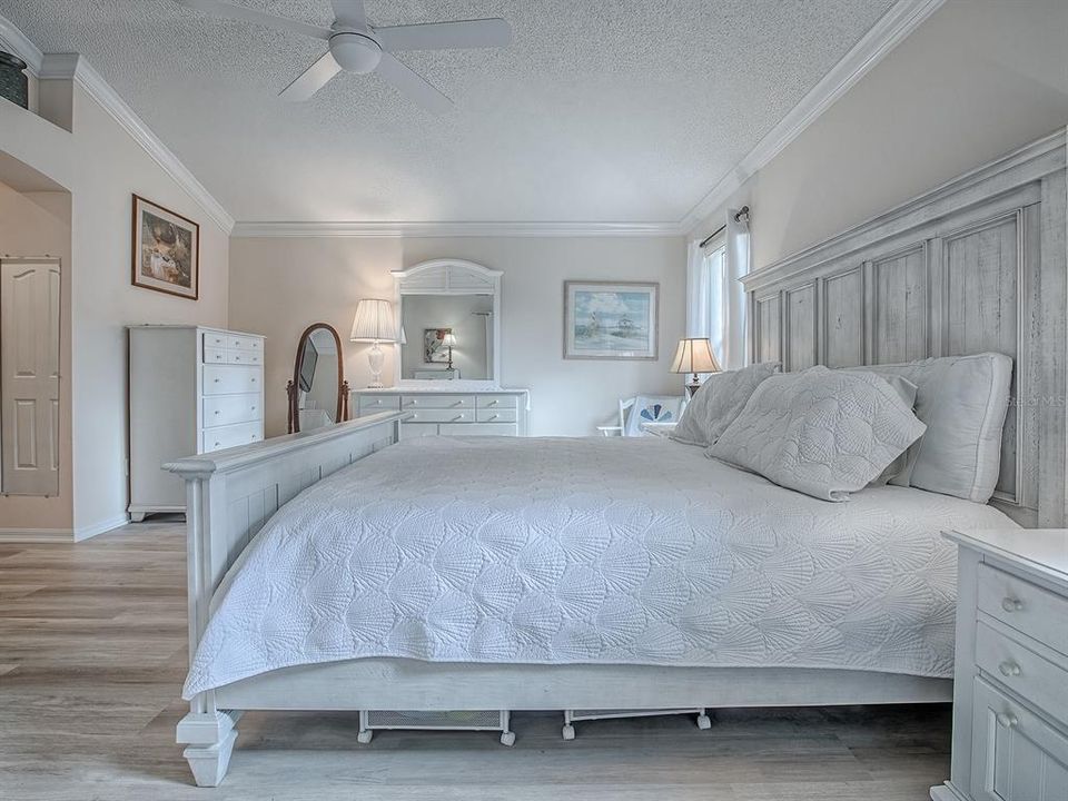 En Venta: $575,000 (3 camas, 2 baños, 2520 Pies cuadrados)