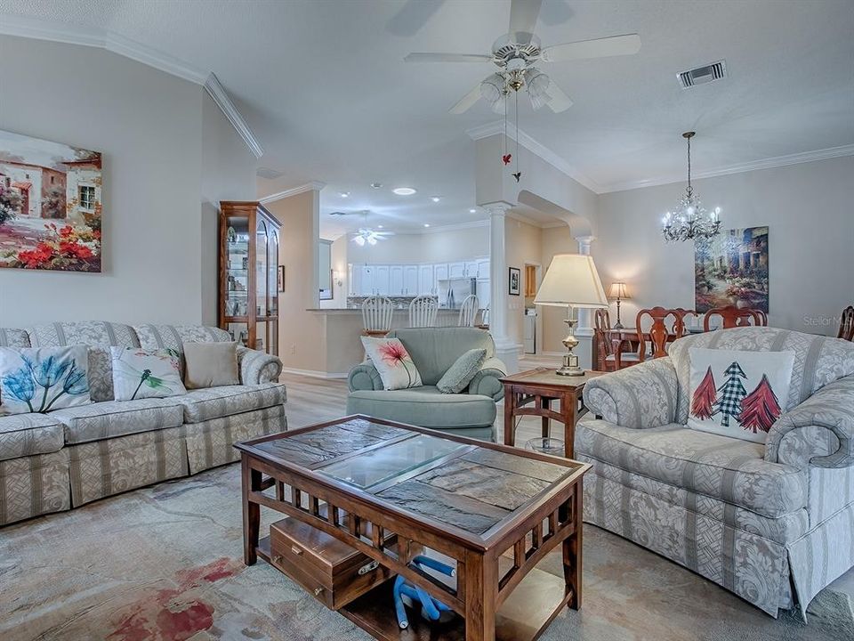 En Venta: $575,000 (3 camas, 2 baños, 2520 Pies cuadrados)