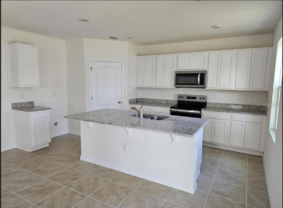 For Rent: $2,900 (4 beds, 2 baths, 2442 Square Feet)