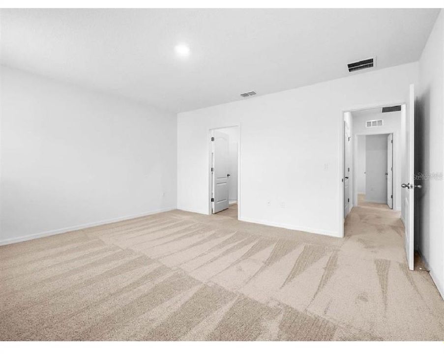 For Rent: $2,900 (4 beds, 2 baths, 2442 Square Feet)