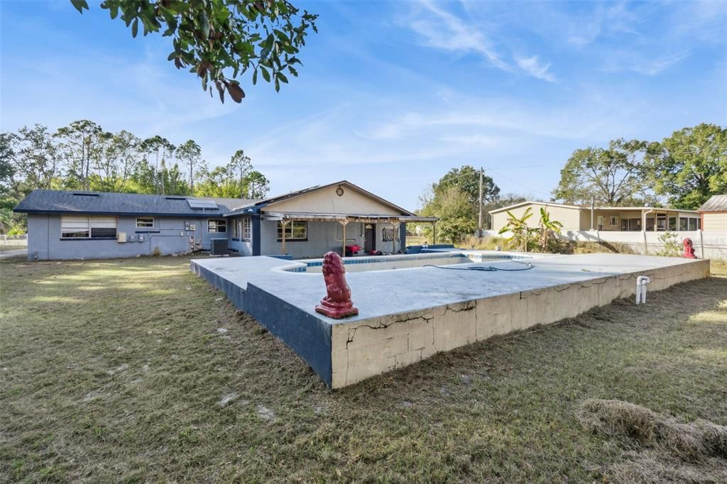 For Sale: $350,000 (3 beds, 1 baths, 2250 Square Feet)