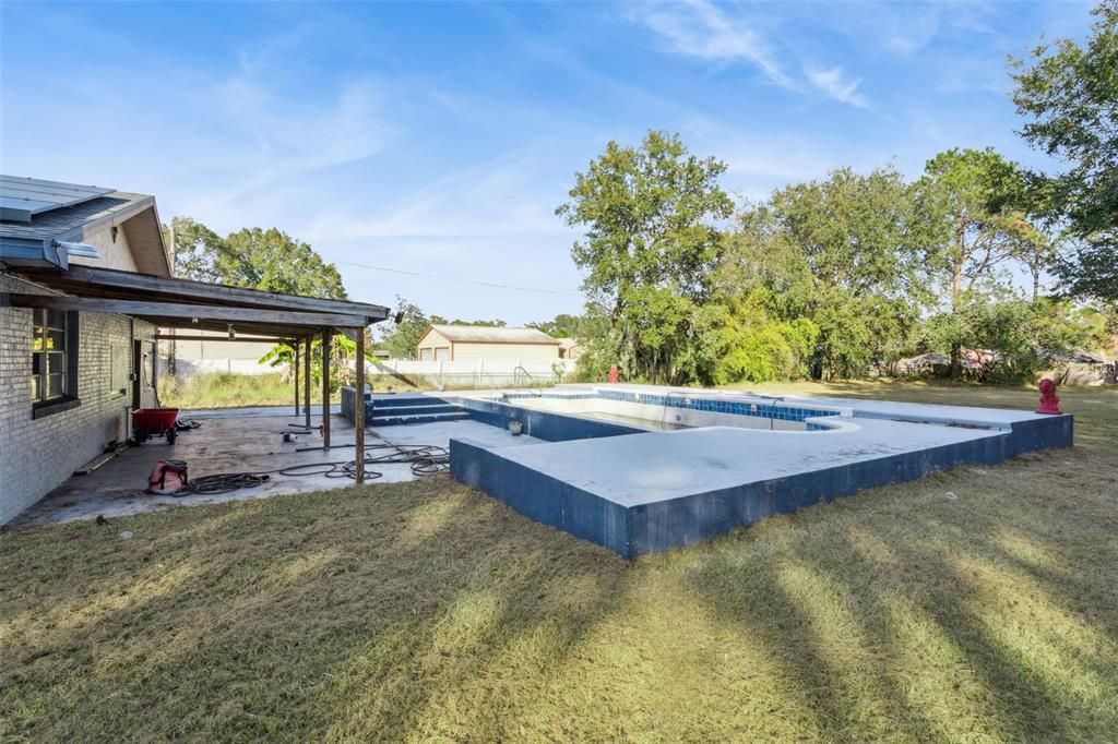 For Sale: $350,000 (3 beds, 1 baths, 2250 Square Feet)