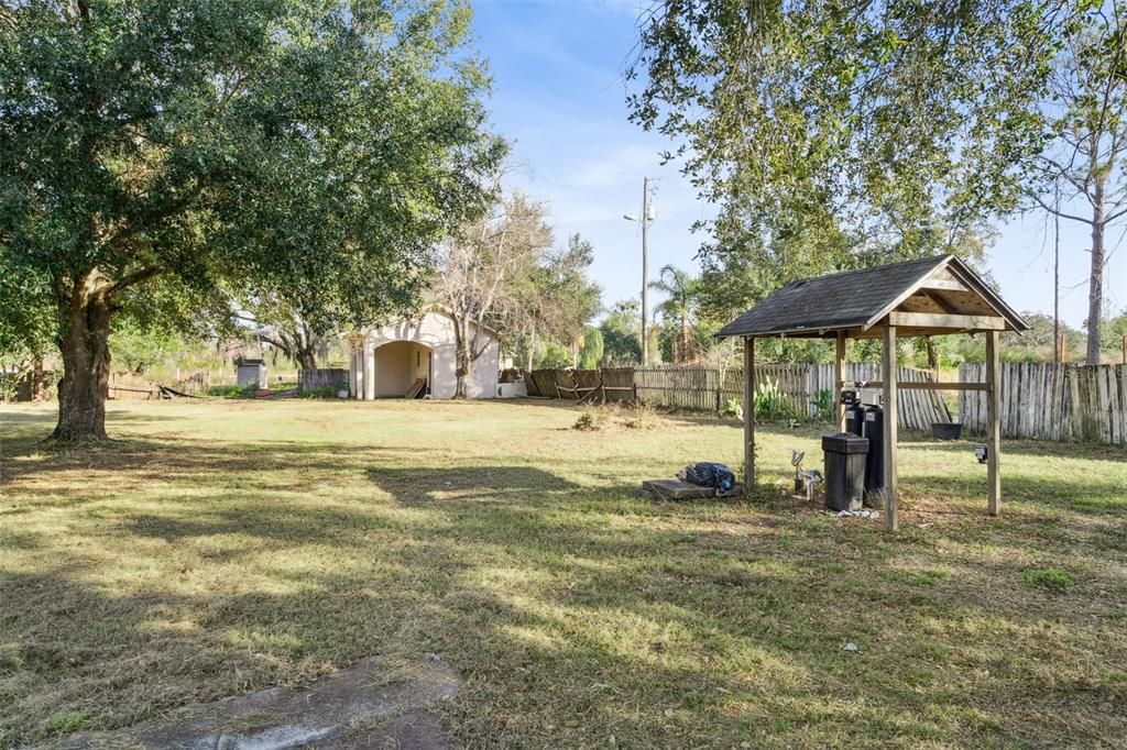 For Sale: $350,000 (3 beds, 1 baths, 2250 Square Feet)