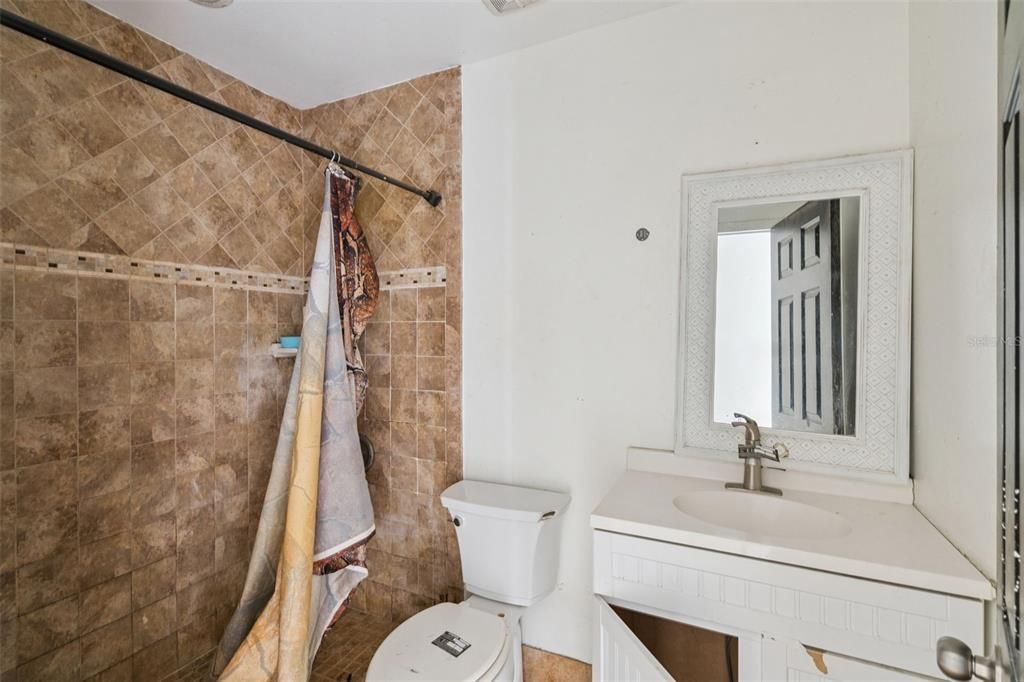 For Sale: $350,000 (3 beds, 1 baths, 2250 Square Feet)