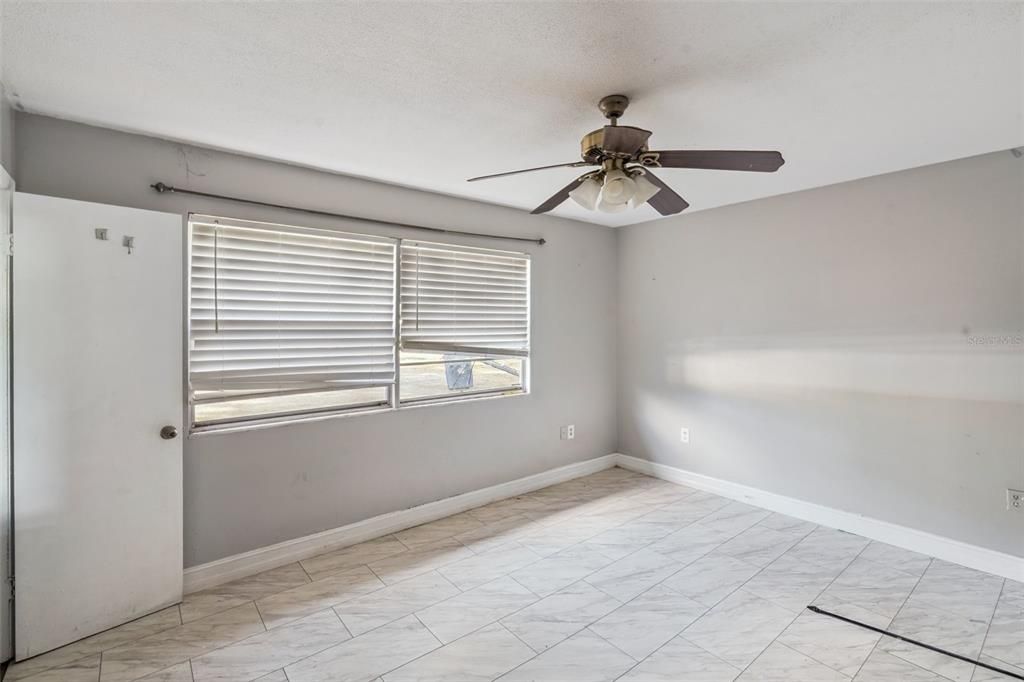 For Sale: $350,000 (3 beds, 1 baths, 2250 Square Feet)