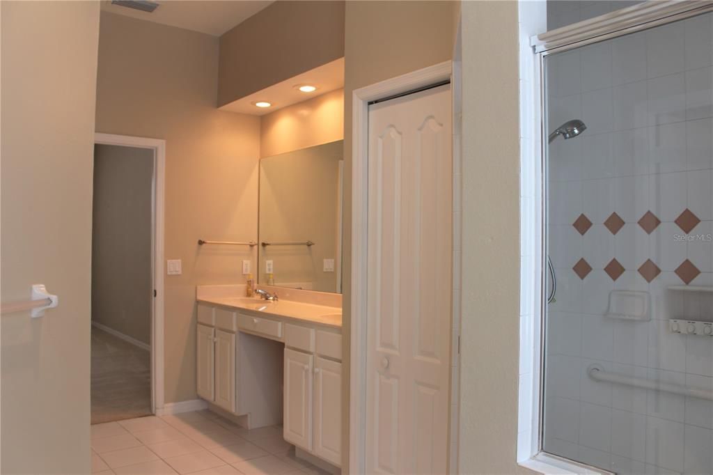 For Rent: $3,850 (3 beds, 2 baths, 1977 Square Feet)