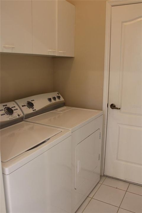 For Rent: $3,850 (3 beds, 2 baths, 1977 Square Feet)