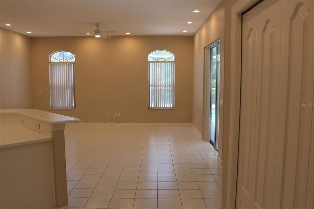 For Rent: $3,850 (3 beds, 2 baths, 1977 Square Feet)