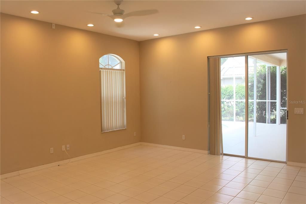 For Rent: $3,850 (3 beds, 2 baths, 1977 Square Feet)