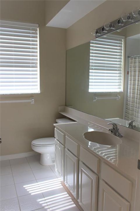 For Rent: $3,850 (3 beds, 2 baths, 1977 Square Feet)