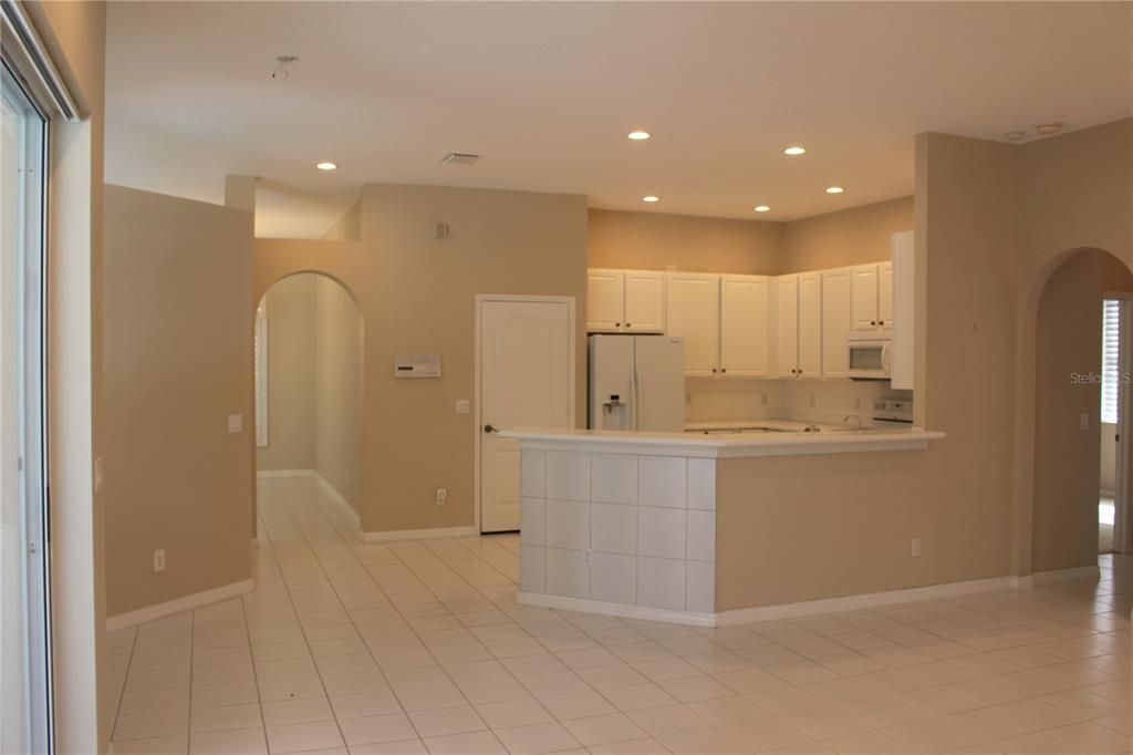 For Rent: $3,850 (3 beds, 2 baths, 1977 Square Feet)