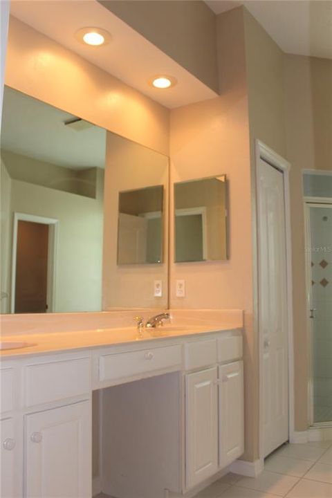 For Rent: $3,850 (3 beds, 2 baths, 1977 Square Feet)