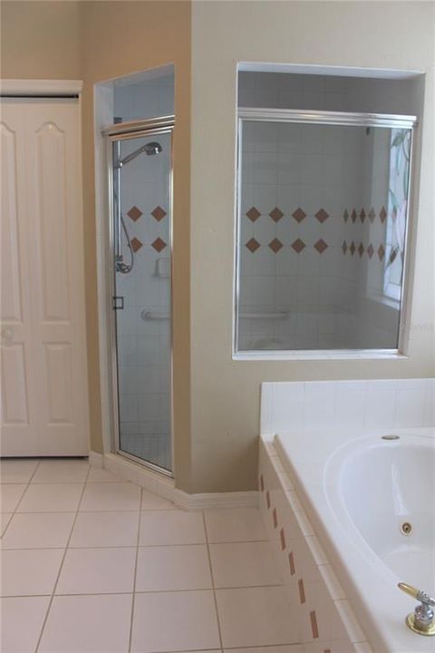 For Rent: $3,850 (3 beds, 2 baths, 1977 Square Feet)