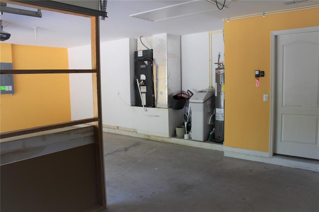 For Rent: $3,850 (3 beds, 2 baths, 1977 Square Feet)