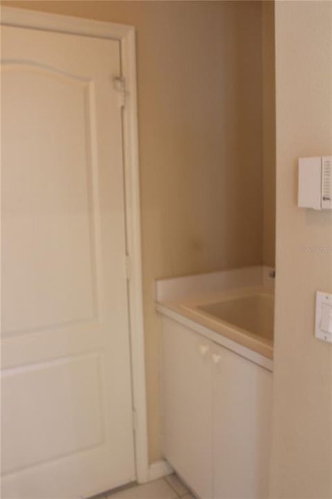 For Rent: $3,850 (3 beds, 2 baths, 1977 Square Feet)