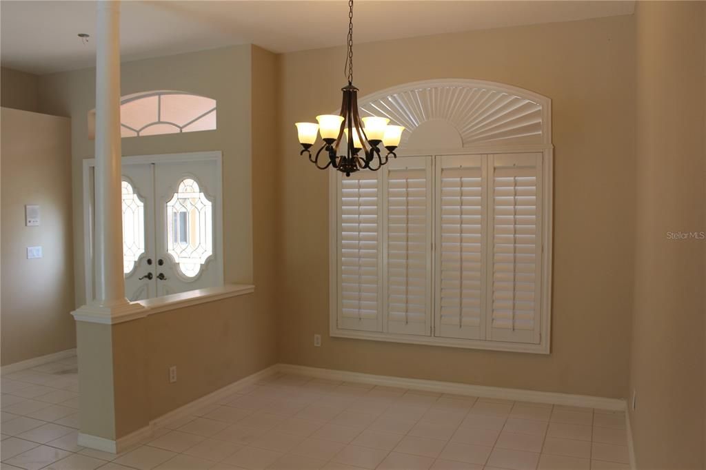 For Rent: $3,850 (3 beds, 2 baths, 1977 Square Feet)