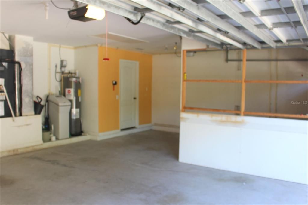 For Rent: $3,850 (3 beds, 2 baths, 1977 Square Feet)