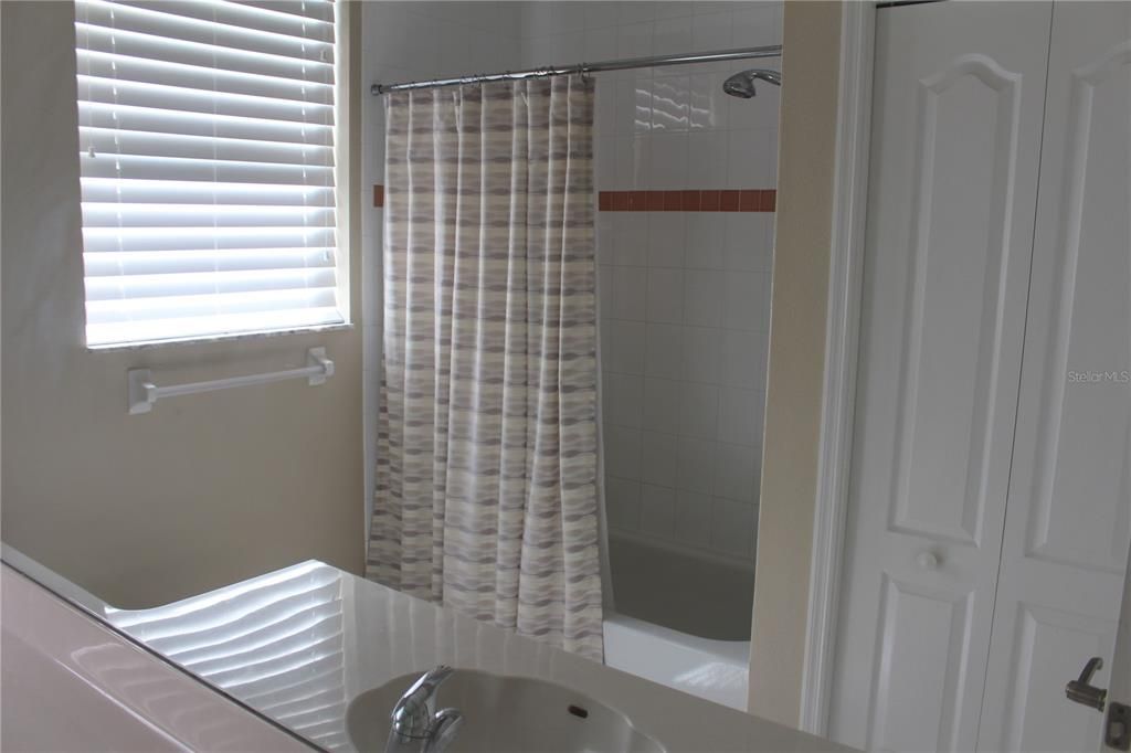 For Rent: $3,850 (3 beds, 2 baths, 1977 Square Feet)