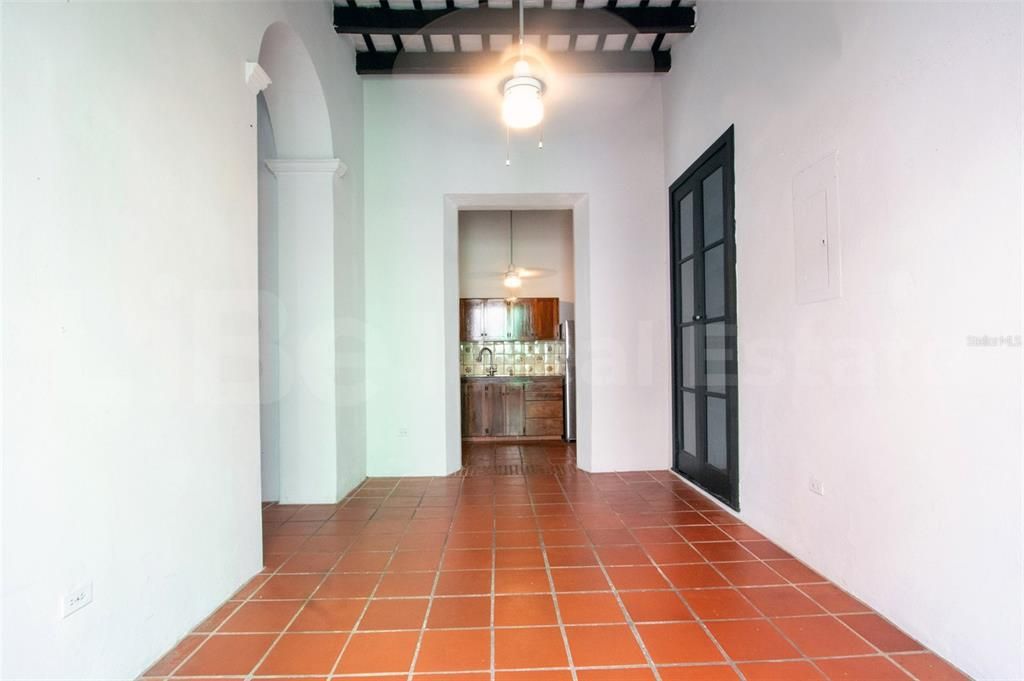 For Rent: $3,000 (3 beds, 1 baths, 1000 Square Feet)