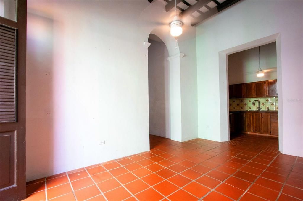 For Rent: $3,000 (3 beds, 1 baths, 1000 Square Feet)