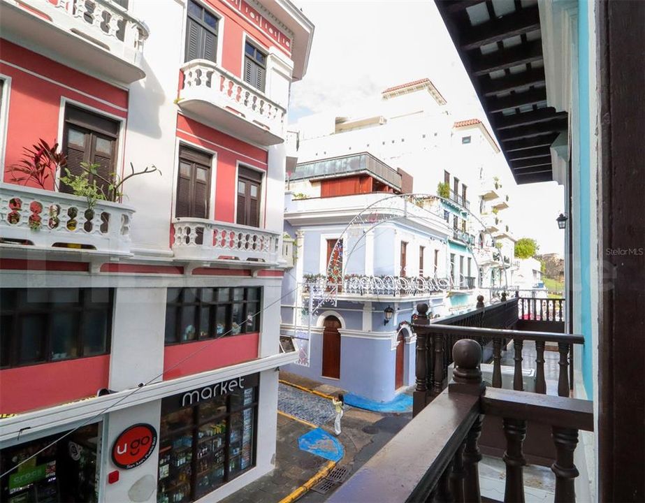 For Rent: $3,000 (3 beds, 1 baths, 1000 Square Feet)