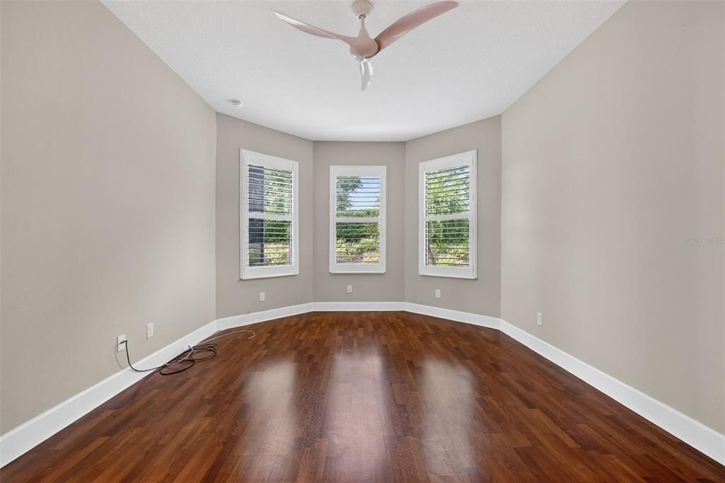 待售: $445,000 (2 贝兹, 2 浴室, 1700 平方英尺)