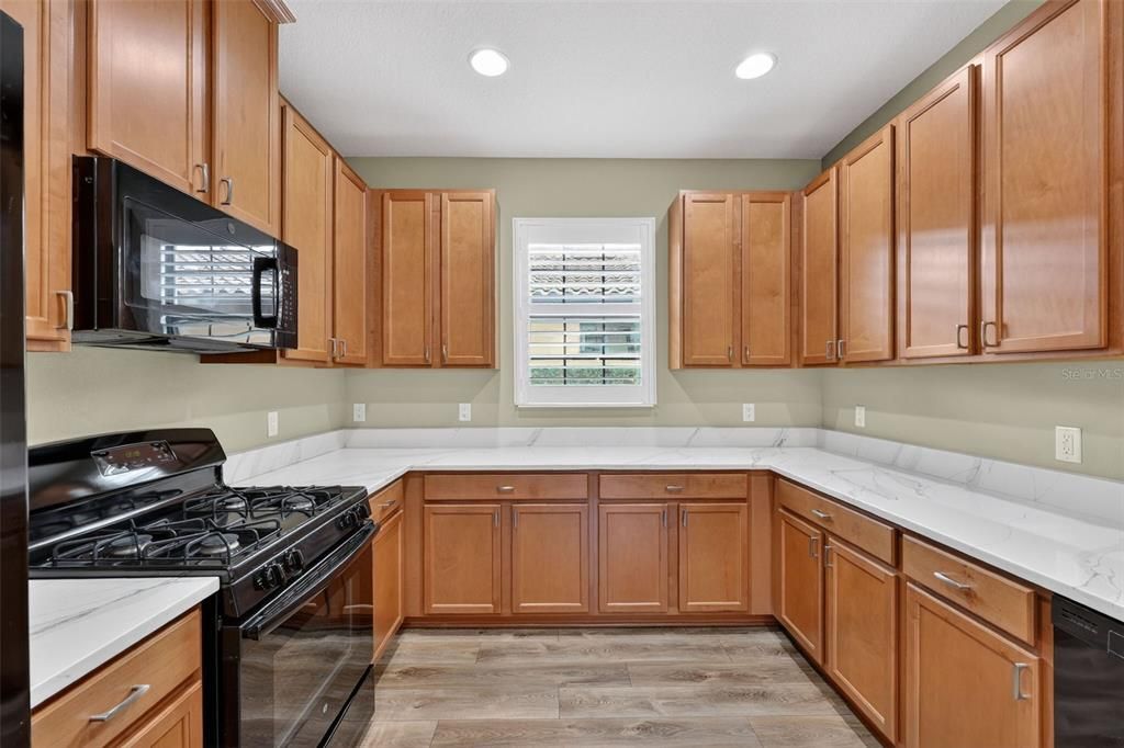 待售: $445,000 (2 贝兹, 2 浴室, 1700 平方英尺)