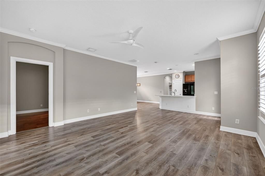 待售: $445,000 (2 贝兹, 2 浴室, 1700 平方英尺)