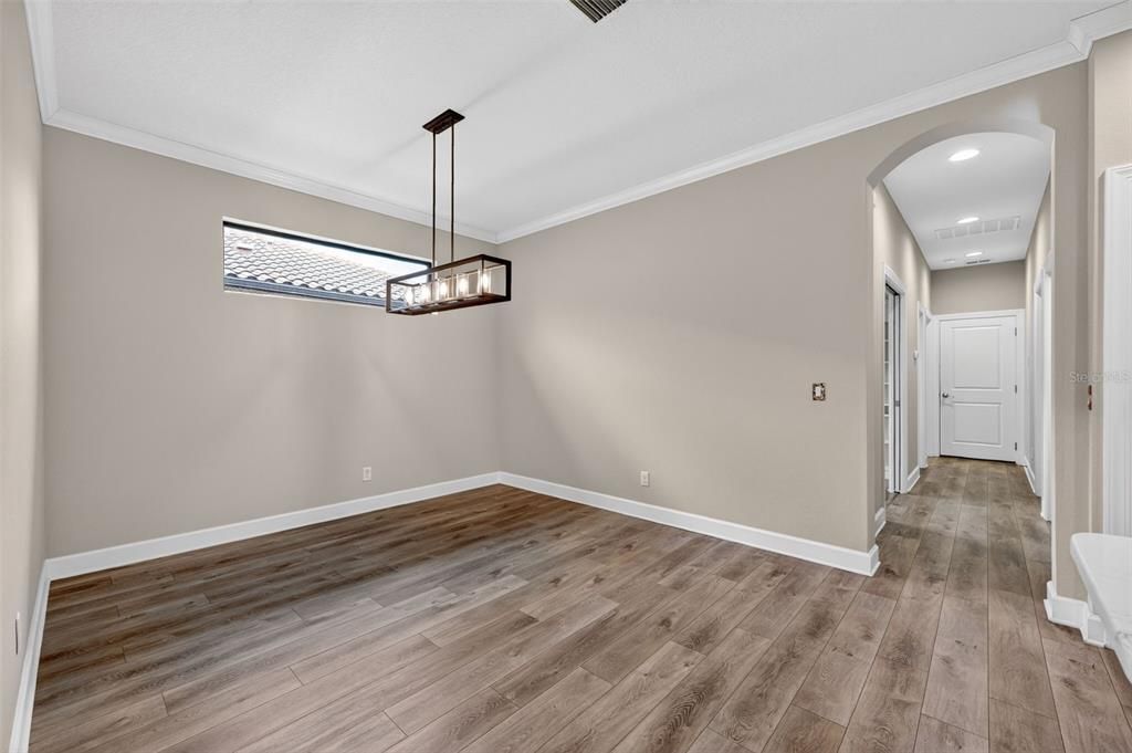 待售: $445,000 (2 贝兹, 2 浴室, 1700 平方英尺)