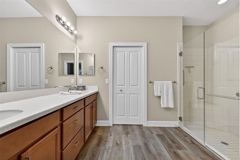 待售: $445,000 (2 贝兹, 2 浴室, 1700 平方英尺)