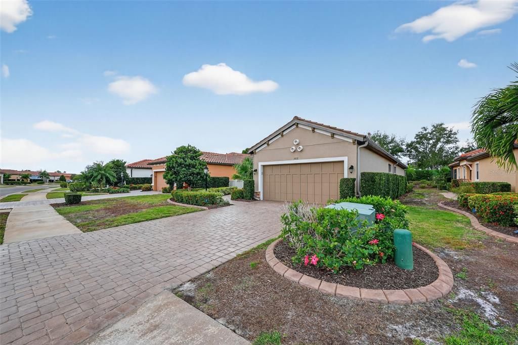 待售: $445,000 (2 贝兹, 2 浴室, 1700 平方英尺)