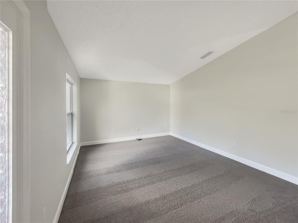 For Sale: $305,000 (3 beds, 2 baths, 1636 Square Feet)