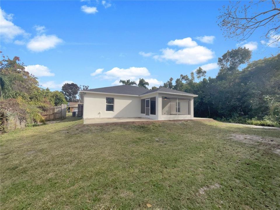 For Sale: $305,000 (3 beds, 2 baths, 1636 Square Feet)