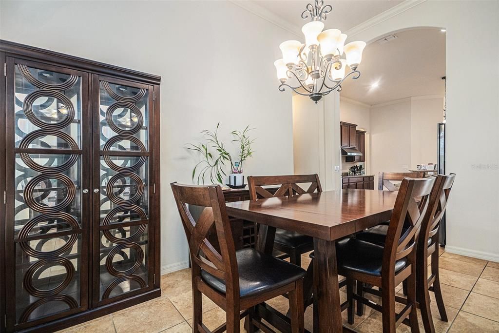 En Venta: $545,000 (4 camas, 3 baños, 2650 Pies cuadrados)