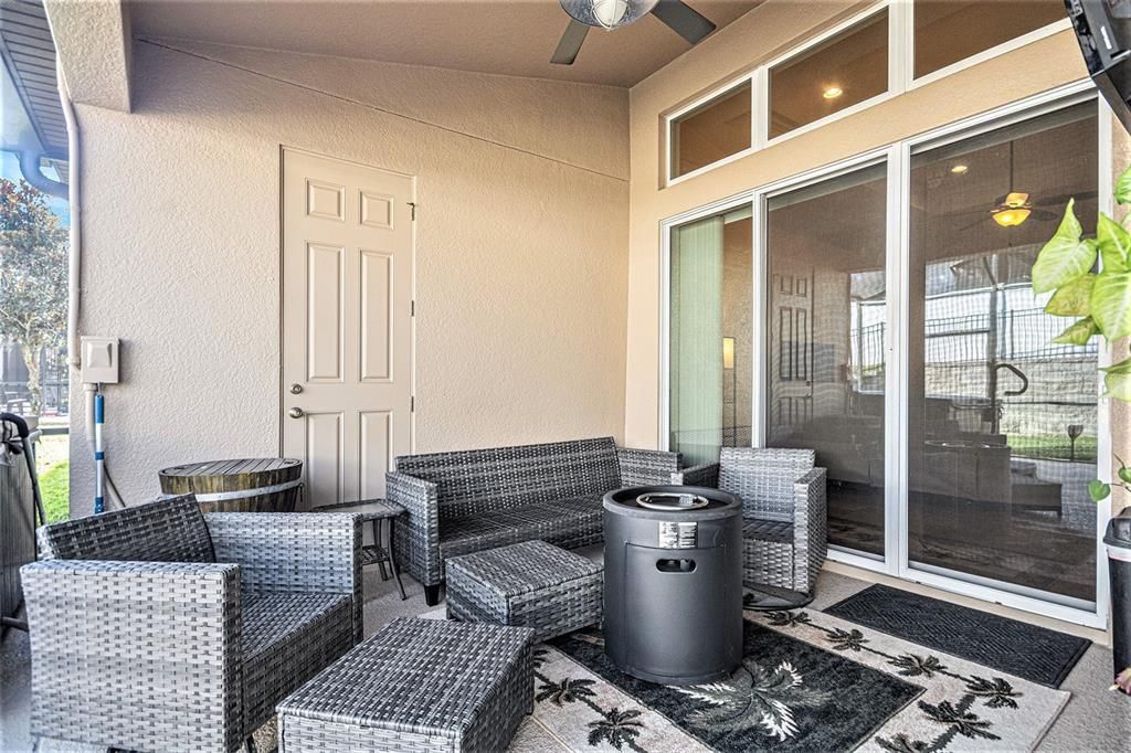 En Venta: $545,000 (4 camas, 3 baños, 2650 Pies cuadrados)