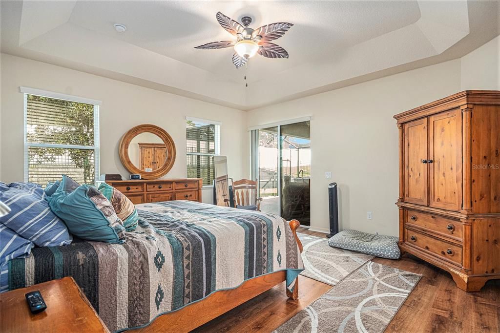 En Venta: $545,000 (4 camas, 3 baños, 2650 Pies cuadrados)