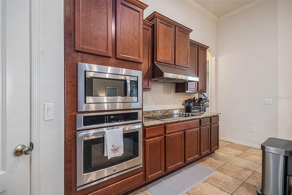 En Venta: $545,000 (4 camas, 3 baños, 2650 Pies cuadrados)