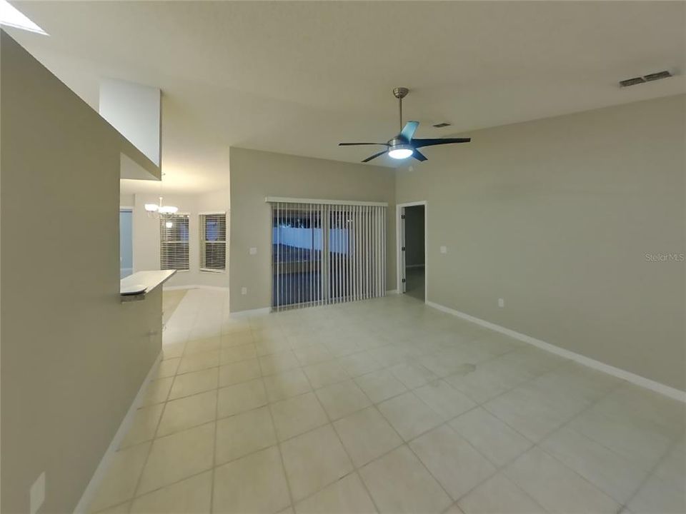 For Rent: $1,729 (3 beds, 2 baths, 1647 Square Feet)