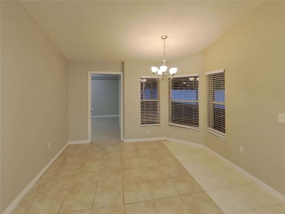For Rent: $1,729 (3 beds, 2 baths, 1647 Square Feet)